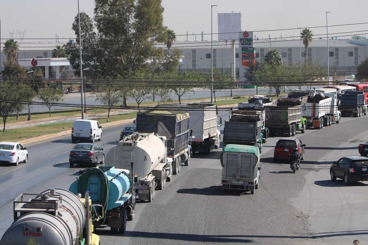 El recorrido fue porel Periférico en Lerdo, pasando por Gómez Palacio y con destino al Mando Especial de La Laguna en Torreón. | Rolando Riestra