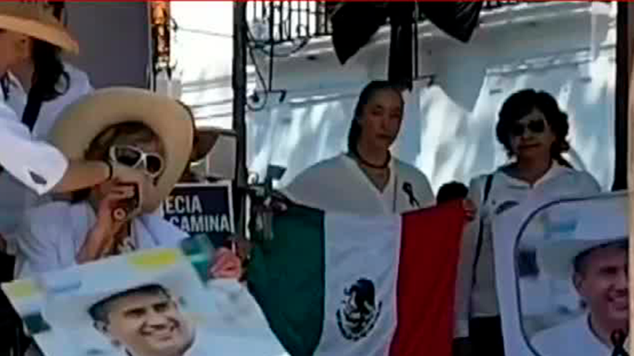 En Uruapan, realizan marcha en memoria del alcalde asesinado, Carlos Manzo