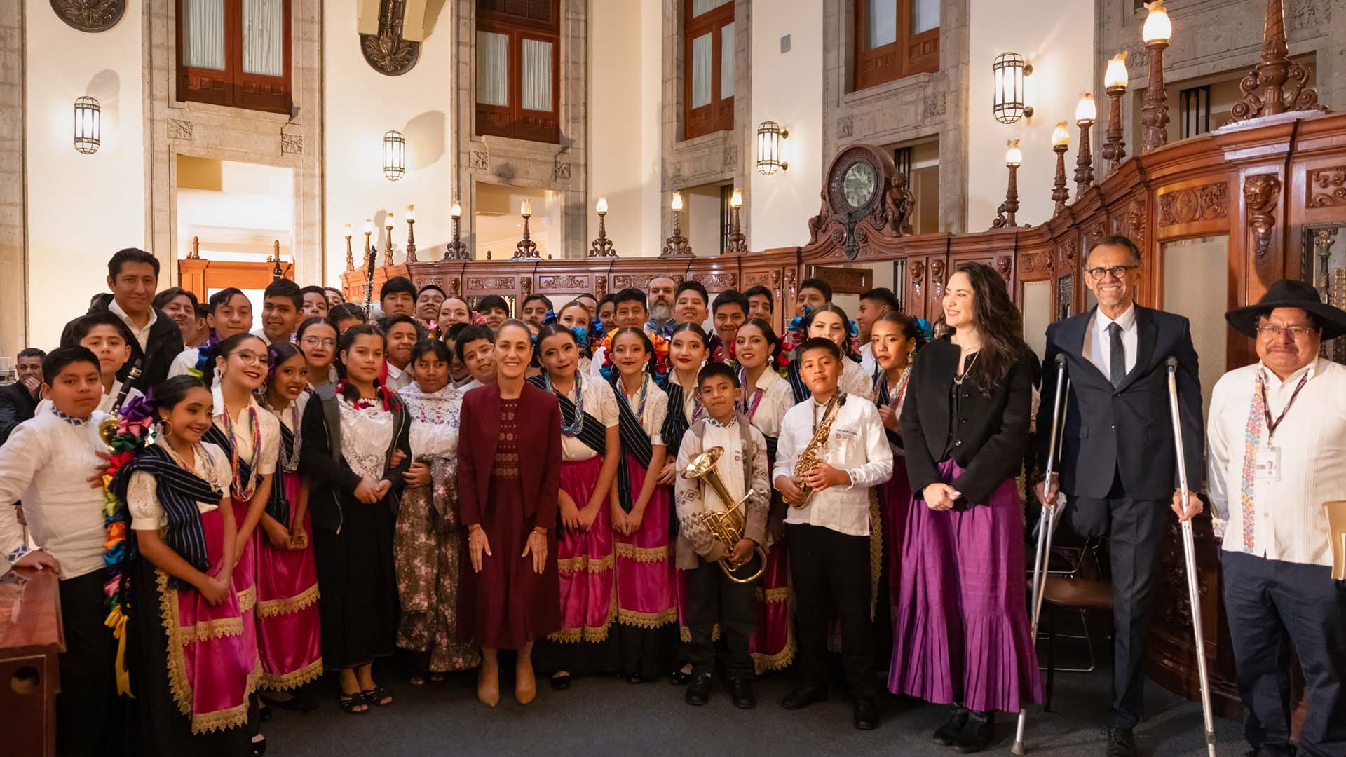 Así se vio parte de la Fiesta de las Culturas Comunitarias 2025 en 'La Mañanera del Pueblo’,