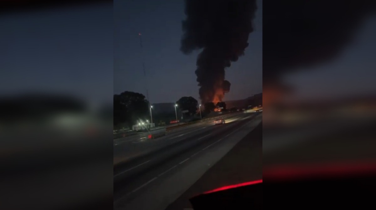 Capufe informó que ambos sentidos de circulación fueron bloqueados. (Foto: especial)