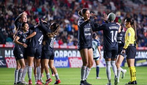 Cruz Azul sella pase histórico a semifinales de la Liga MX Femenil tras vencer a Pachuca por 6-2.