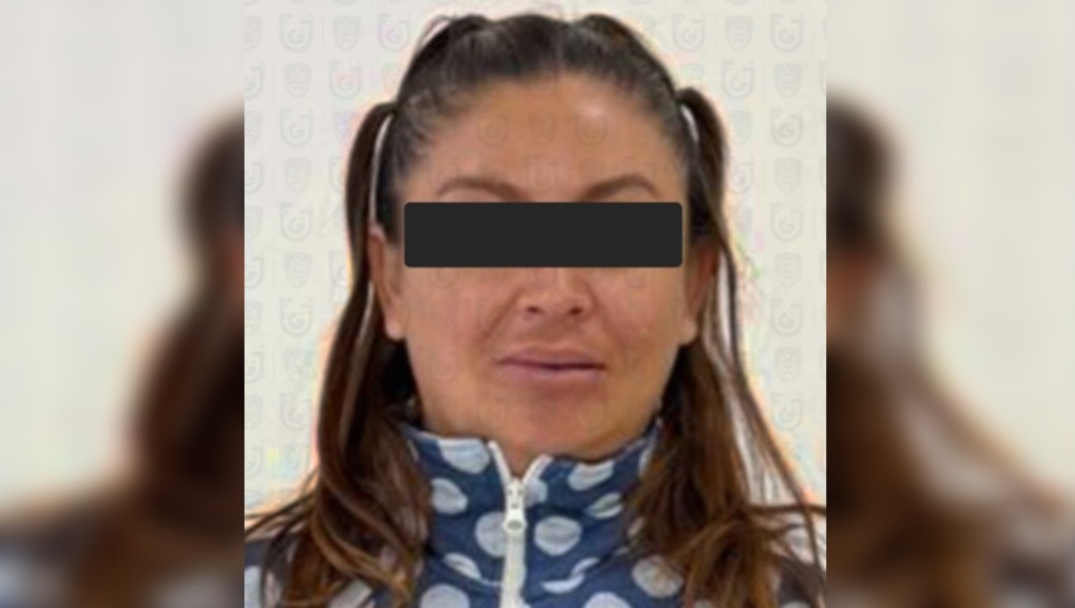 En el domicilio se aseguraron más de 280 dosis de posible droga, así como un teléfono celular. (Foto: especial)