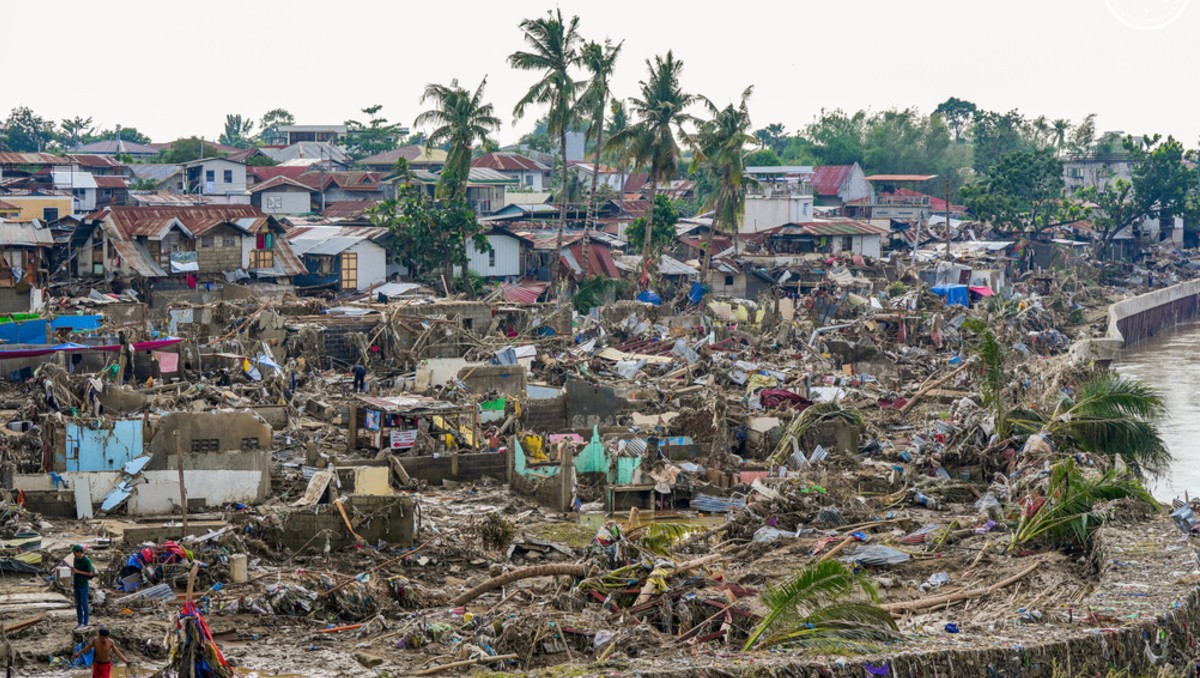 Filipinas aún lidiaba con la devastación causada por el tifón Kalmaegi | AP