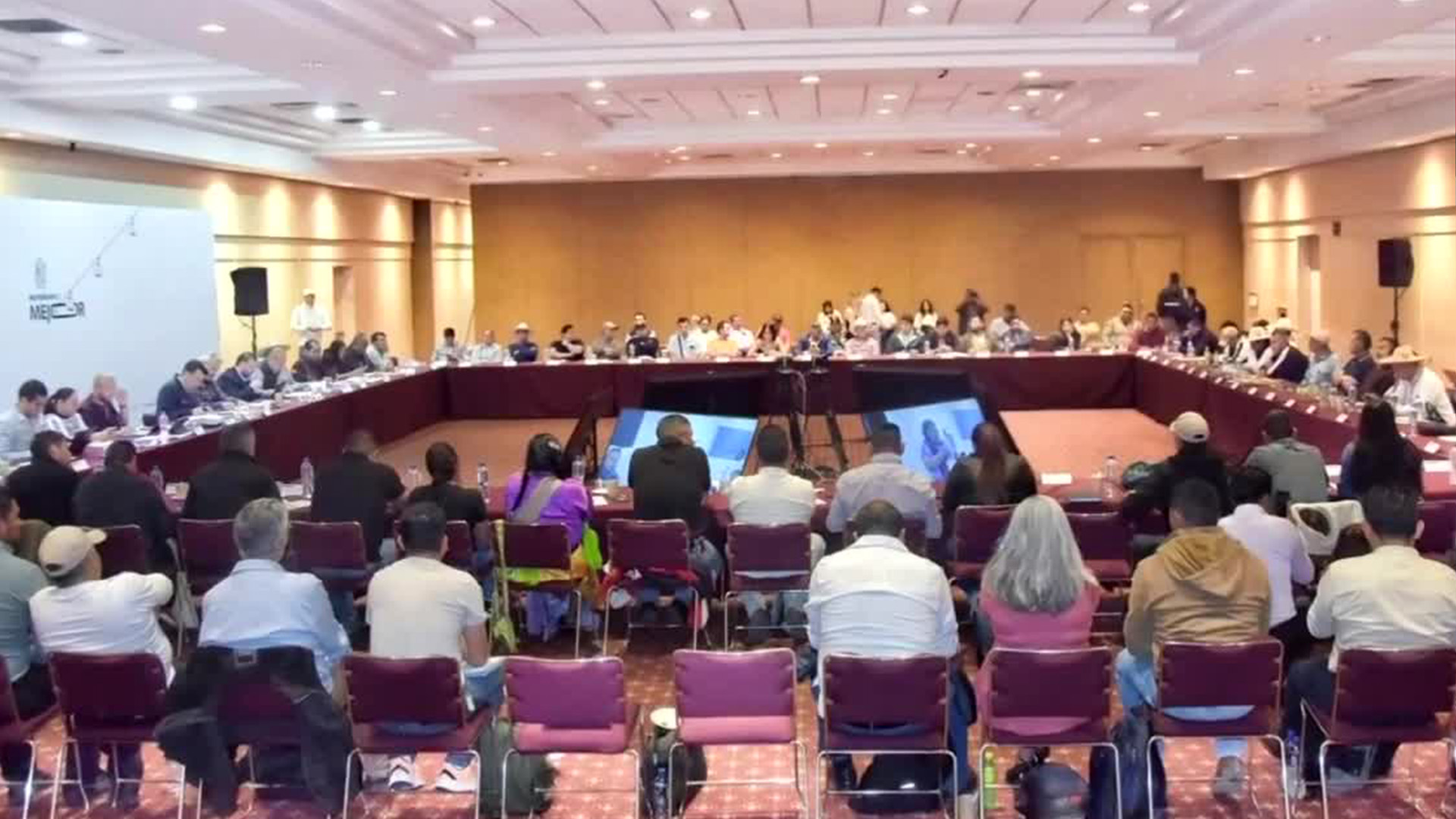 Michoacán por la Paz: Autoridades federales y estatales se reúnen con pueblos indígenas