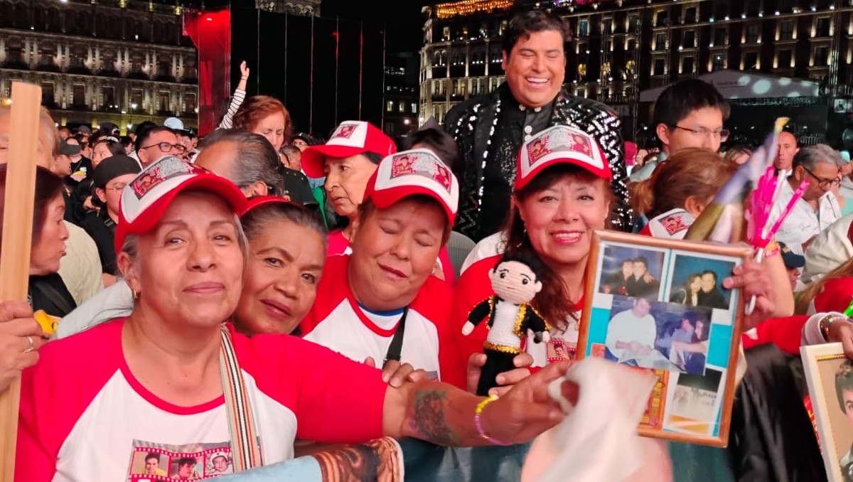 Miles de fans llegaron al Zócalo | Lizbeth Cruz