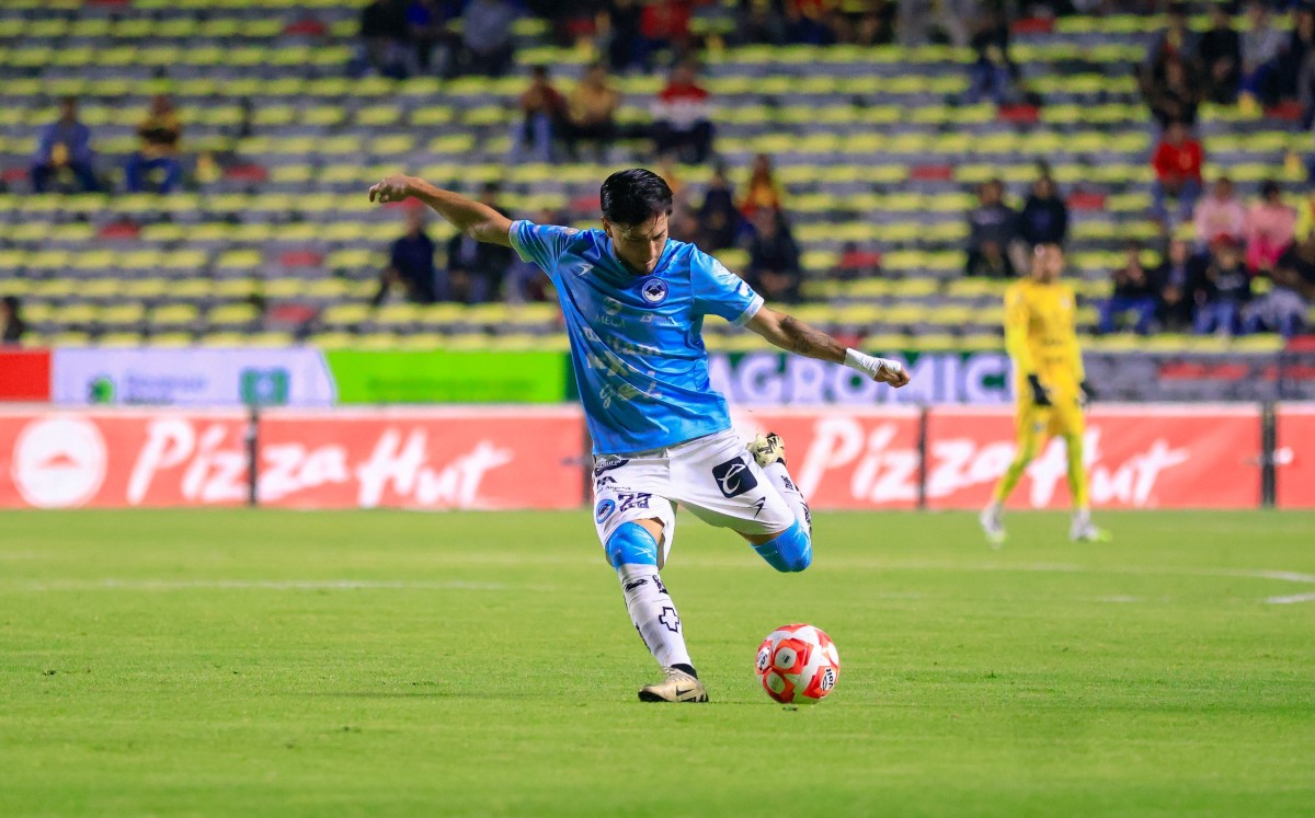 Los porteños saltaron a la cancha sabiendo que estaba en sus manos el arrebatarles la cima. | Víctor Hugo Durán