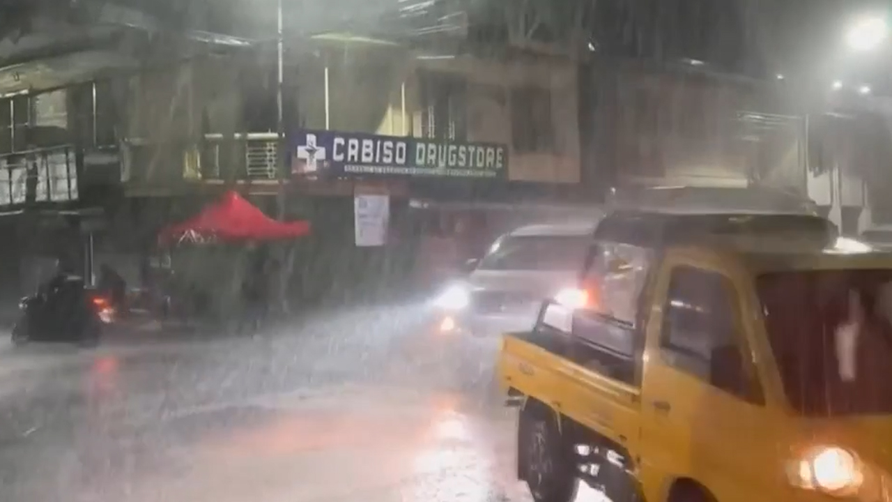 Dos muertos tras el paso del supertifón Fung-Wong en Filipinas