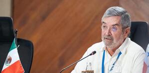 Juan Ramón de la Fuente acudió al encuentro en representación de Sheinbaum.