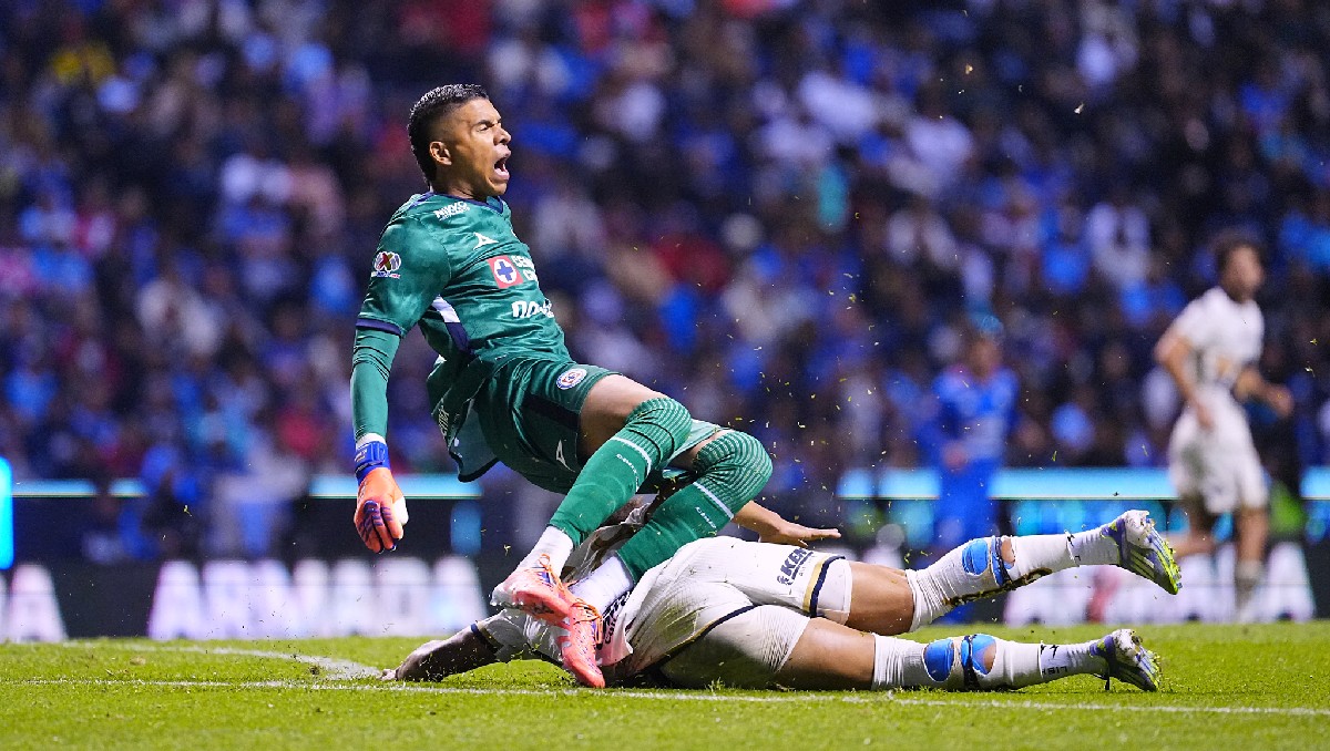 Kevin Mier sufre fractura y Cruz Azul pedirá inhabilitación de Carrasquilla (Imago7)