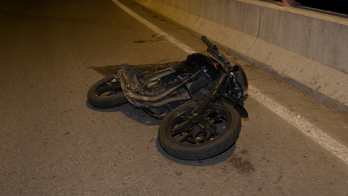 Un motociclista cayó desde el puente de la Glorieta Santa Fe en Guanajuato capital y resultó con heridas graves. | Imagen de Archivo.