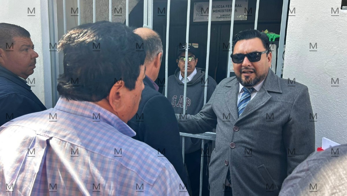 Alrededor de 25 agricultores de Pénjamo acudieron a las instalaciones de la Fiscalía General de la República en Irapuato. | Christian Oriz