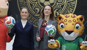 Claudia Sheinbaum junto a Gabriela Cuevas en la presentación del Mundial 2026
