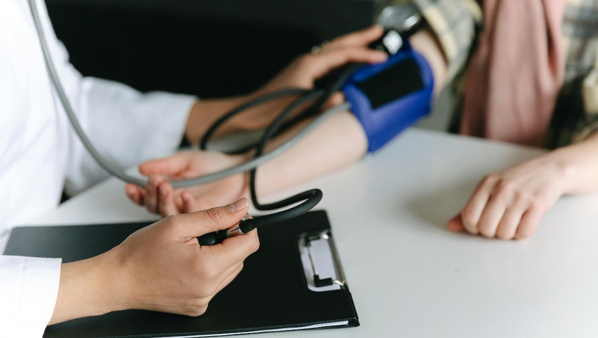 El costo promedio de estas intervenciones varía desde 500 mil pesos para infartos, hasta superar el millón de pesos en casos de cáncer. | Pexles