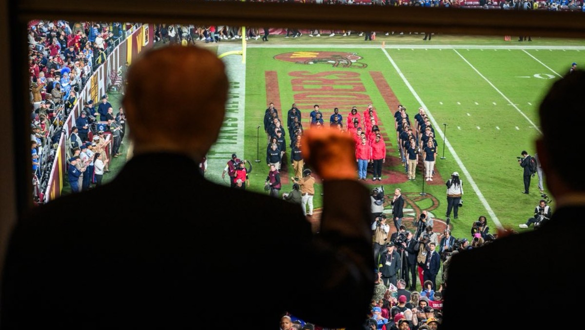 El presidente quiere que el nuevo estadio de los Commanders se llame "Trump". | X