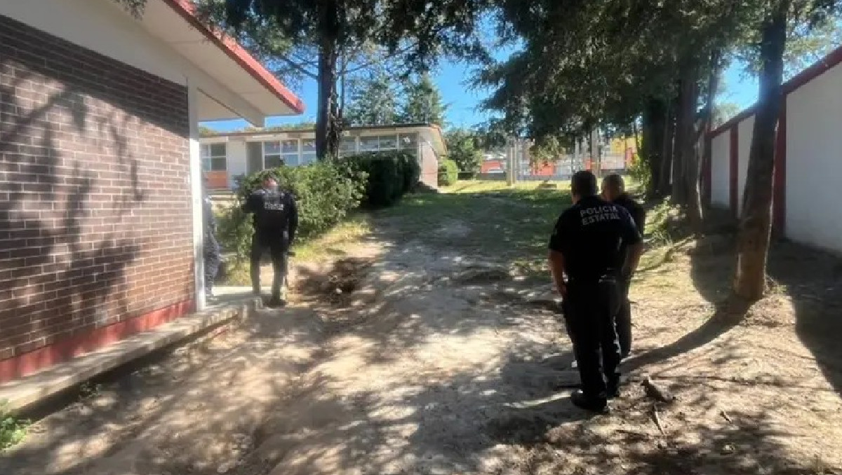 Encuentran cráneo humano enterrado en secundaria de Tlaxcala | Especial