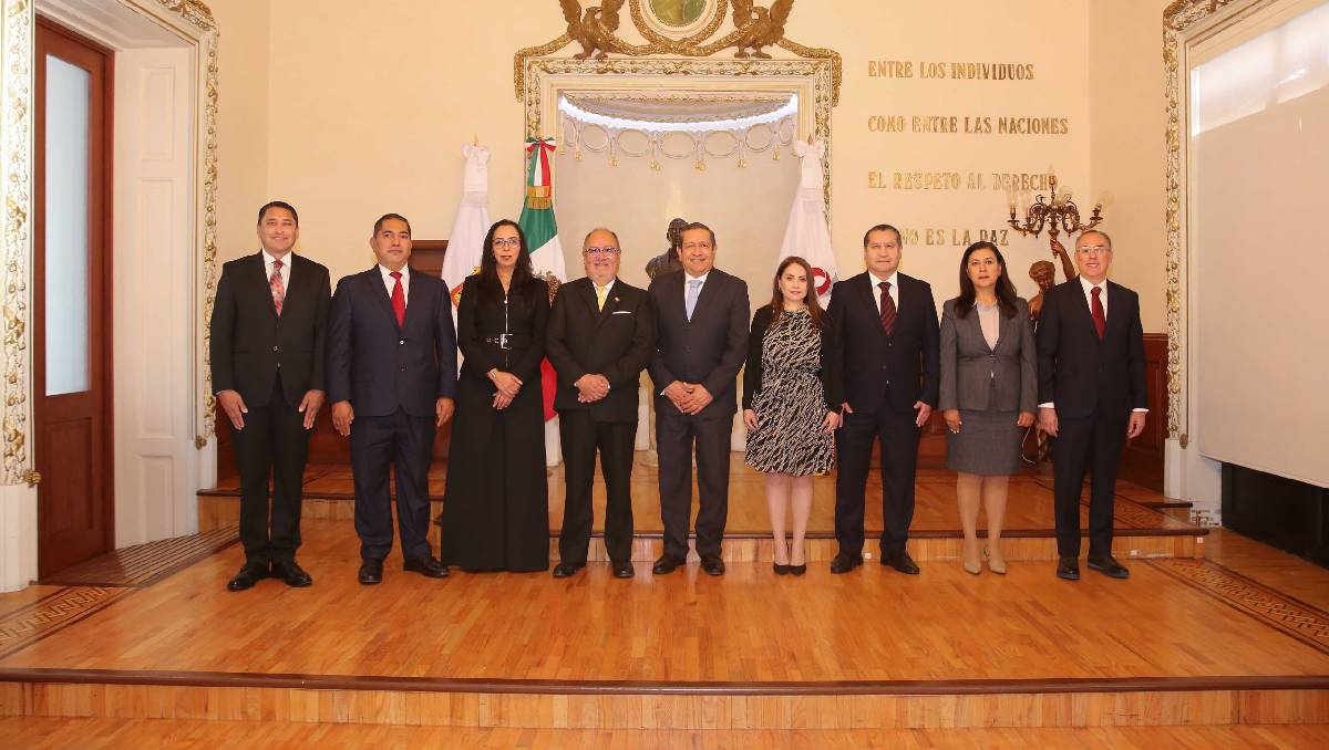 Héctor Macedo tomó protesta a titulares de las nuevas coordinaciones, direcciones y enlaces con órganos jurisdiccionales. Foto: (Especial)