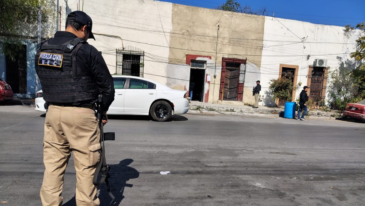 Los ministeriales son apoyados por agentes de la Unidad de Enfoque Criminal, de la Fuerza Civil | Agustín Martínez