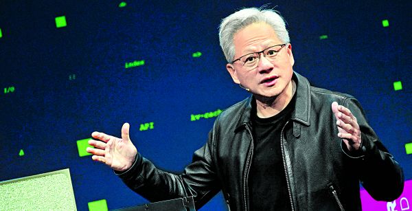 El presidente ejecutivo de Nvidia, Jensen Huang, asegura que la nación “ganará la carrera de la IA”. REUTERS