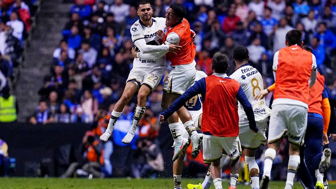 Pumas derrota a Cruz Azul y se meten al Play In