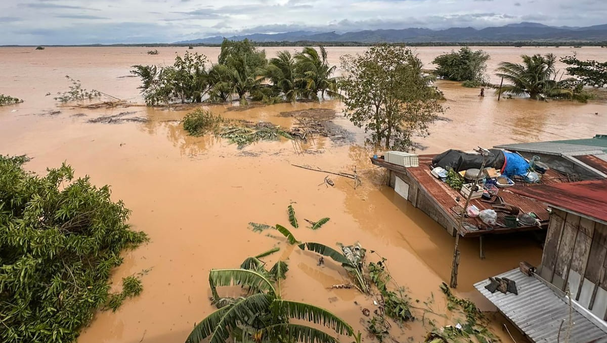 El supertifón Fung-Wong azotó en Filipinas a pocos días del paso de otro tifón | AFP