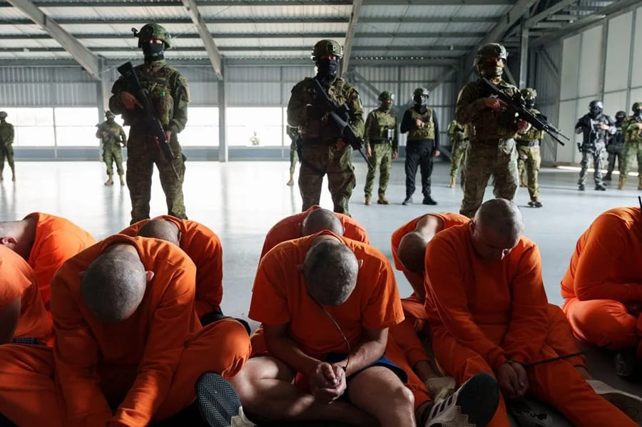 Los traslados de los presos de varias prisiones iniciaron esta mañana. | Especial