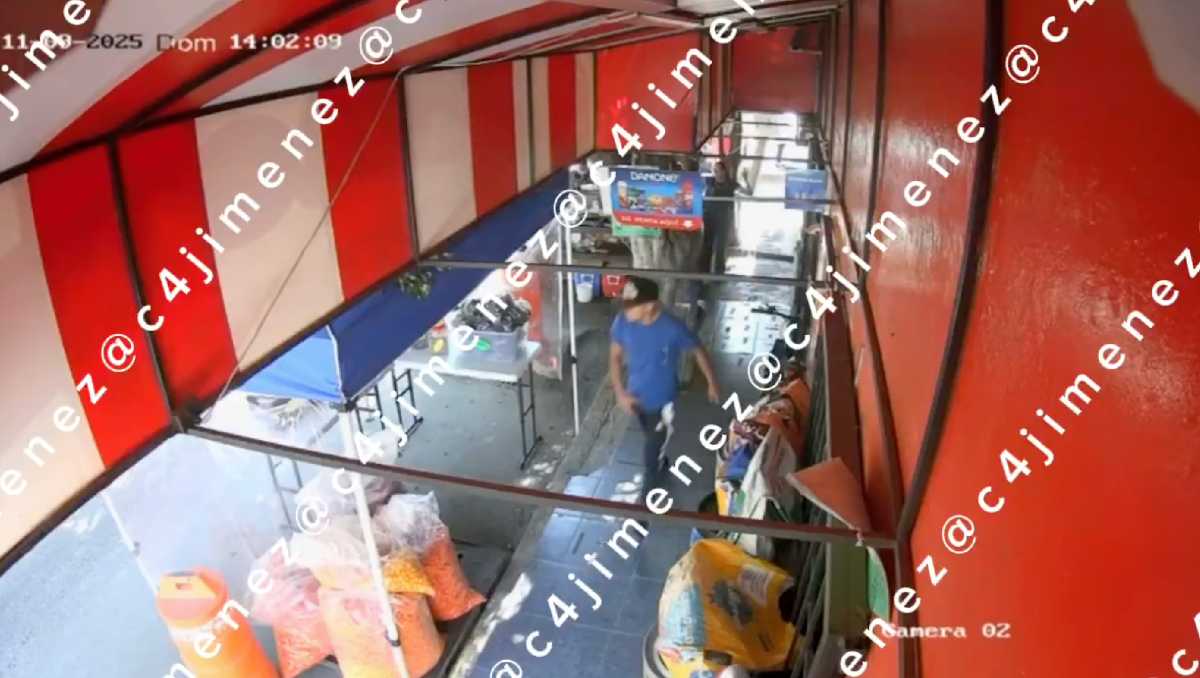 Los asaltantes huyeron a pie tras robar a los empleados de un puesto de carnitas. Foto: (Especial)