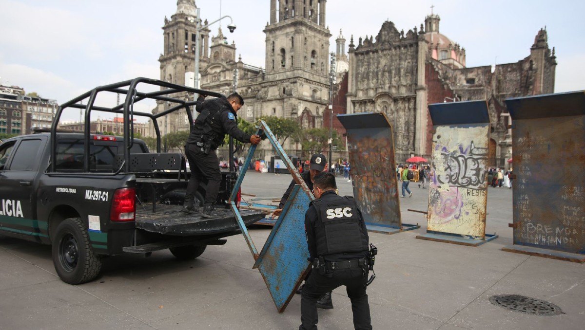 Elementos de la SSC colocaron las vallas. | Ariana Pérez