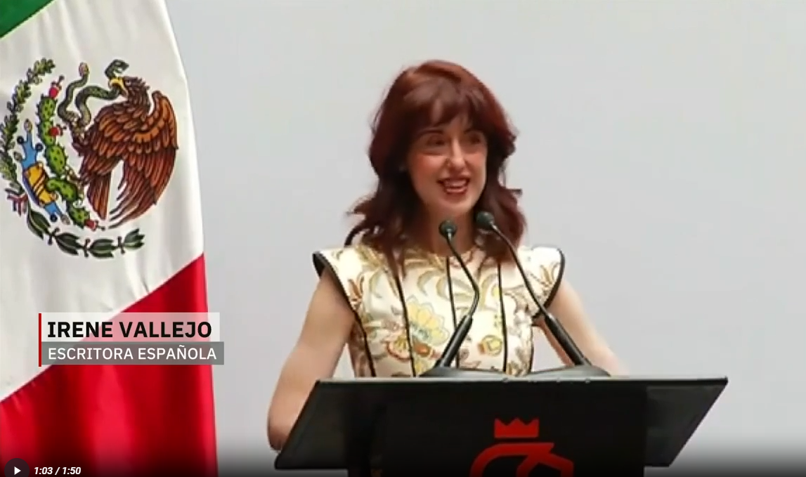 Irene Vallejo recibe el Premio Nuevo León Alfonso Reyes por su obra