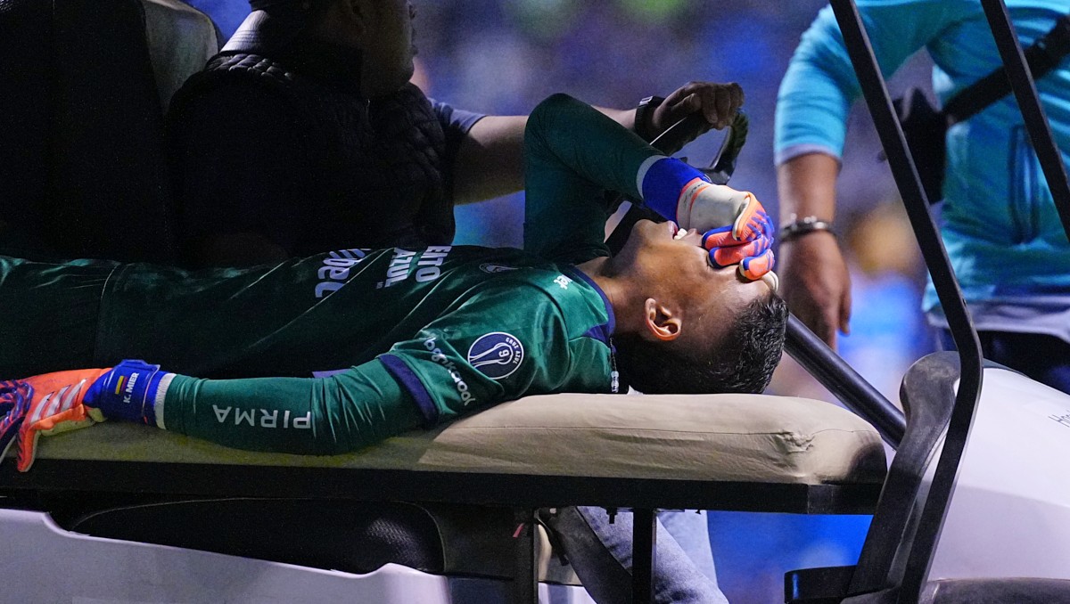Kevin Mier, portero de Cruz Azul, será operado tras sufrir fractura en partido contra Pumas (Imago7)