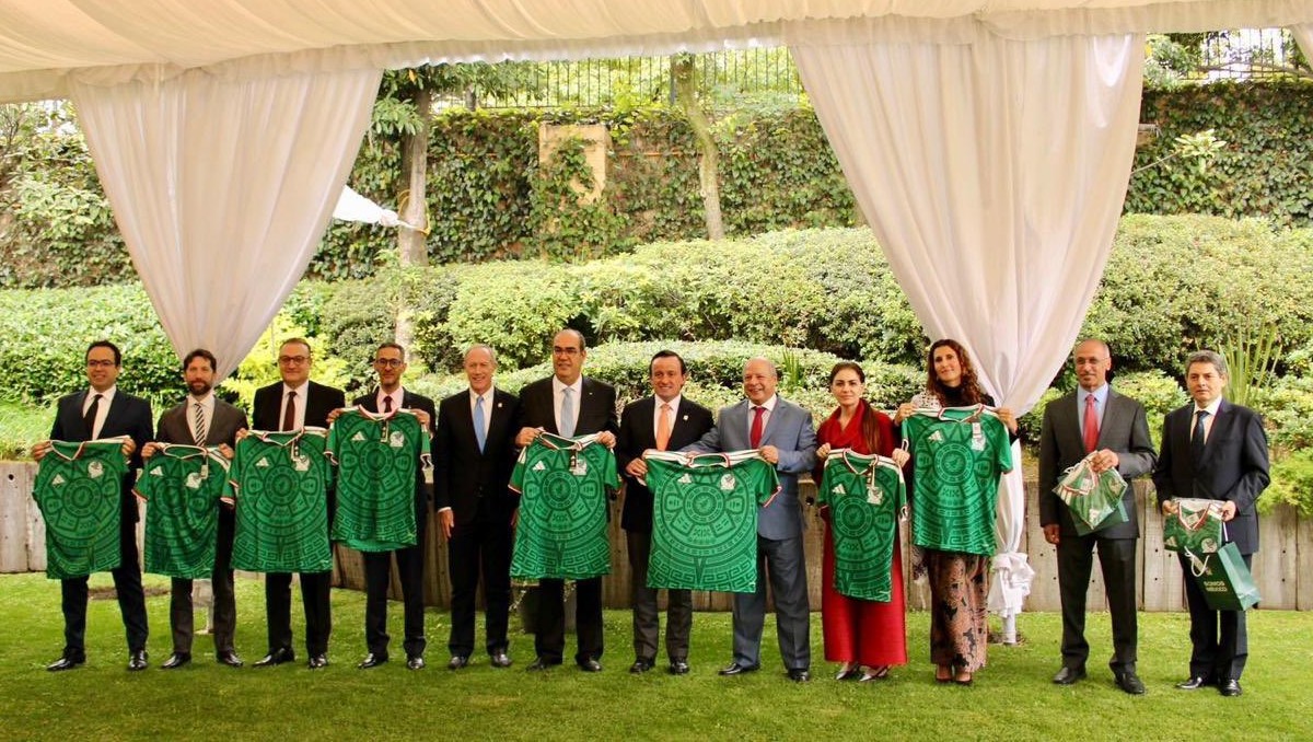 Mikel Arriola e Ivar Sisniega se reúnen con embajadores árabes (X @MikelArriolaP)