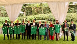 Mikel Arriola e Ivar Sisniega se reúnen con embajadores árabes