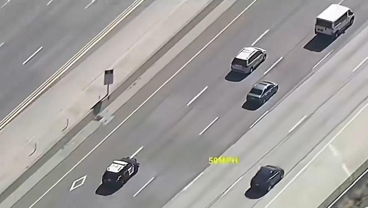 La mujer robó una Toyota Sienna y escapó. | Especial