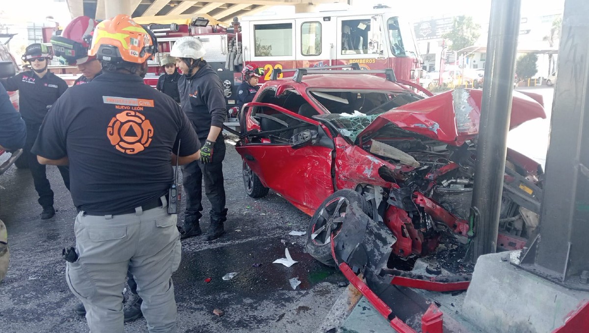 Presuntamente el agente iba a exceso de velocidad. Foto: Miranda Arias