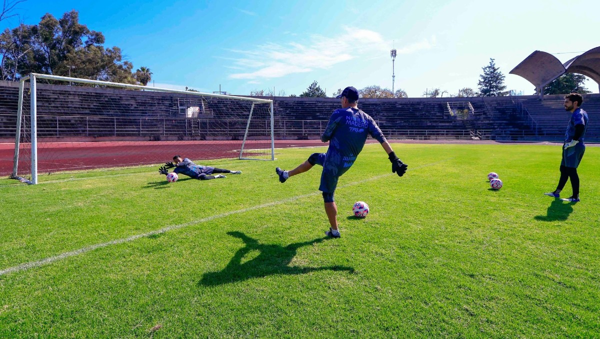 Antes de viajar a Guadalajara, el plantel de la Jaiba Brava entrenó en el Estadio Venustiano Carranza de Morelia