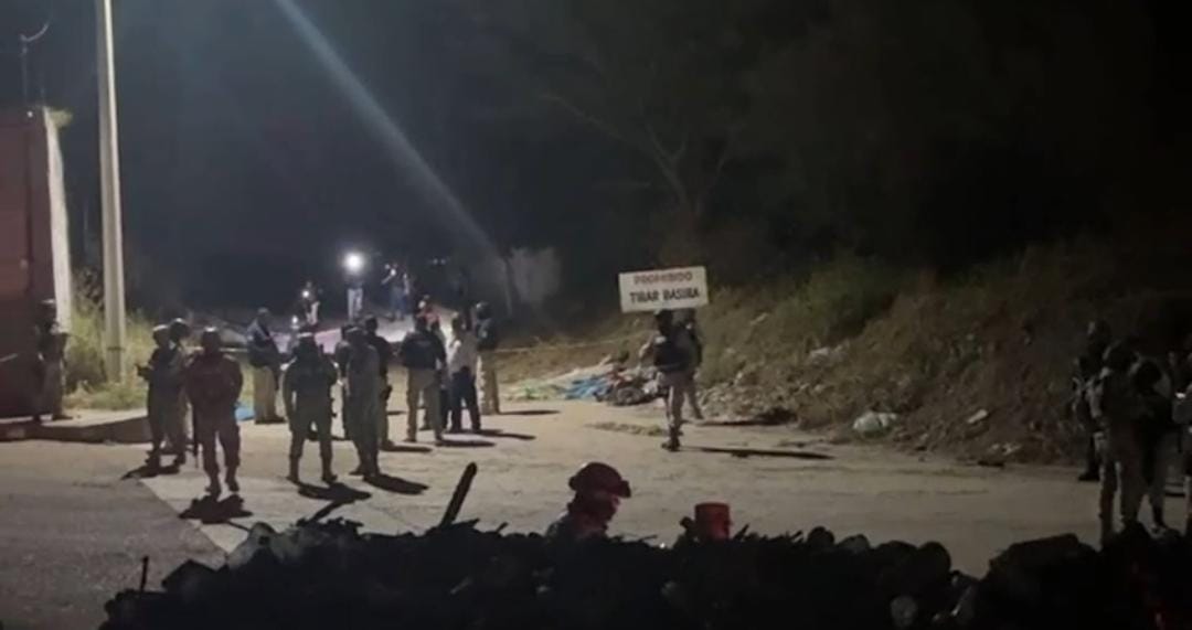 Las víctimas presentaban impactos de fusiles de asalto R15 y de arma corta de 9 milímetros.