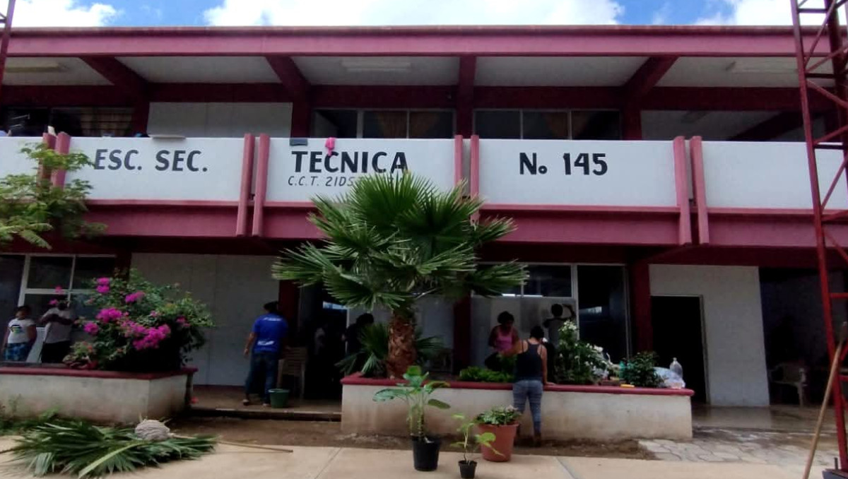 Estudiantes de secundaria golpean a una compañera | Especial