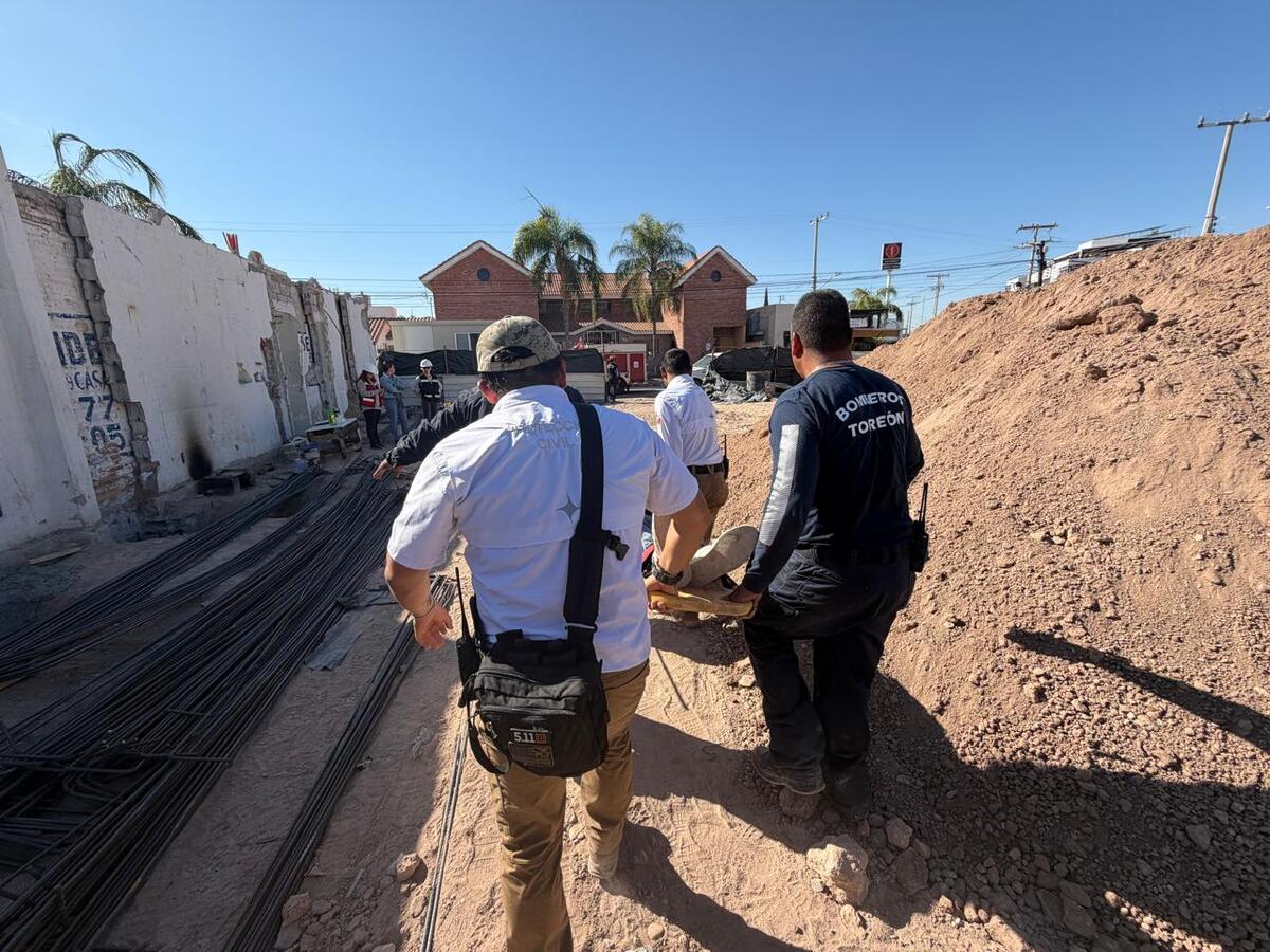 El hombre presentó una probable fractura en una de sus extremidades. | Especial
