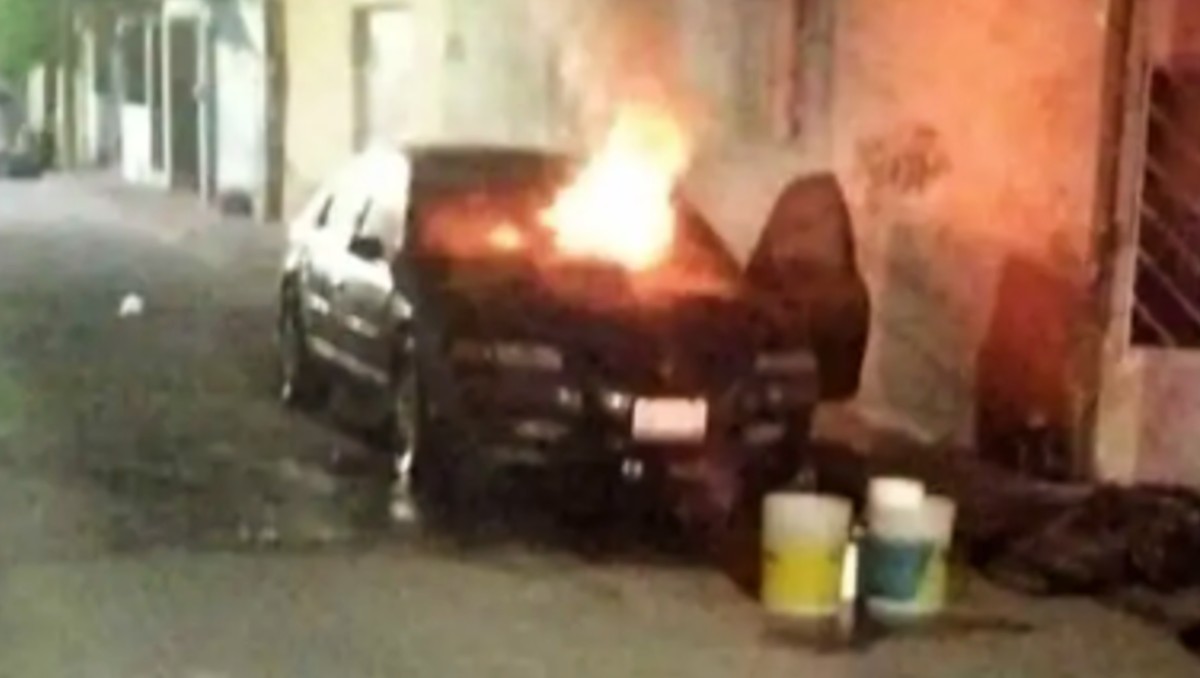 El incendio del auto en la colonia Ejidal ocurrió durante la madrugada. | Especial