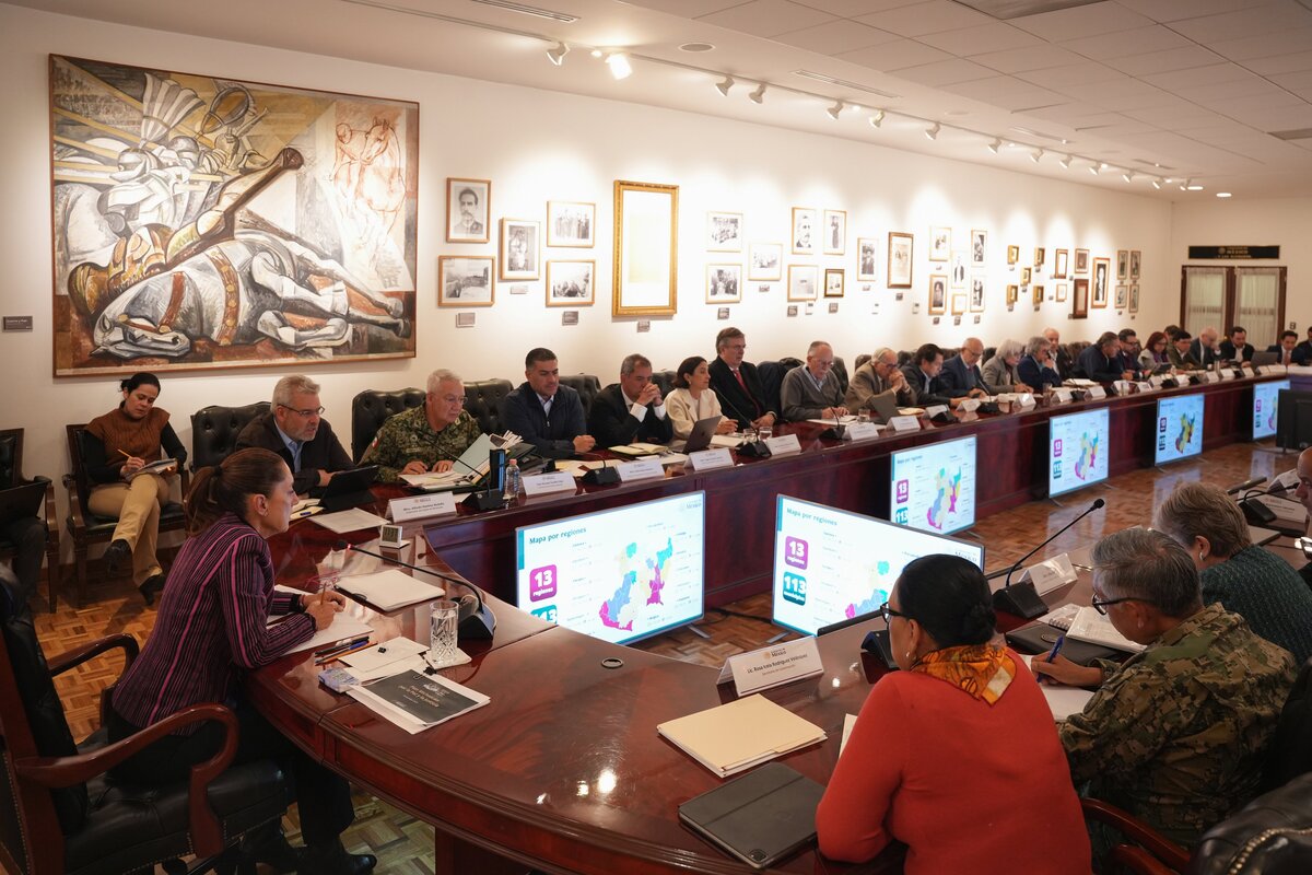 La Presidenta se reunió con los funcionarios en Palacio Nacional. | X