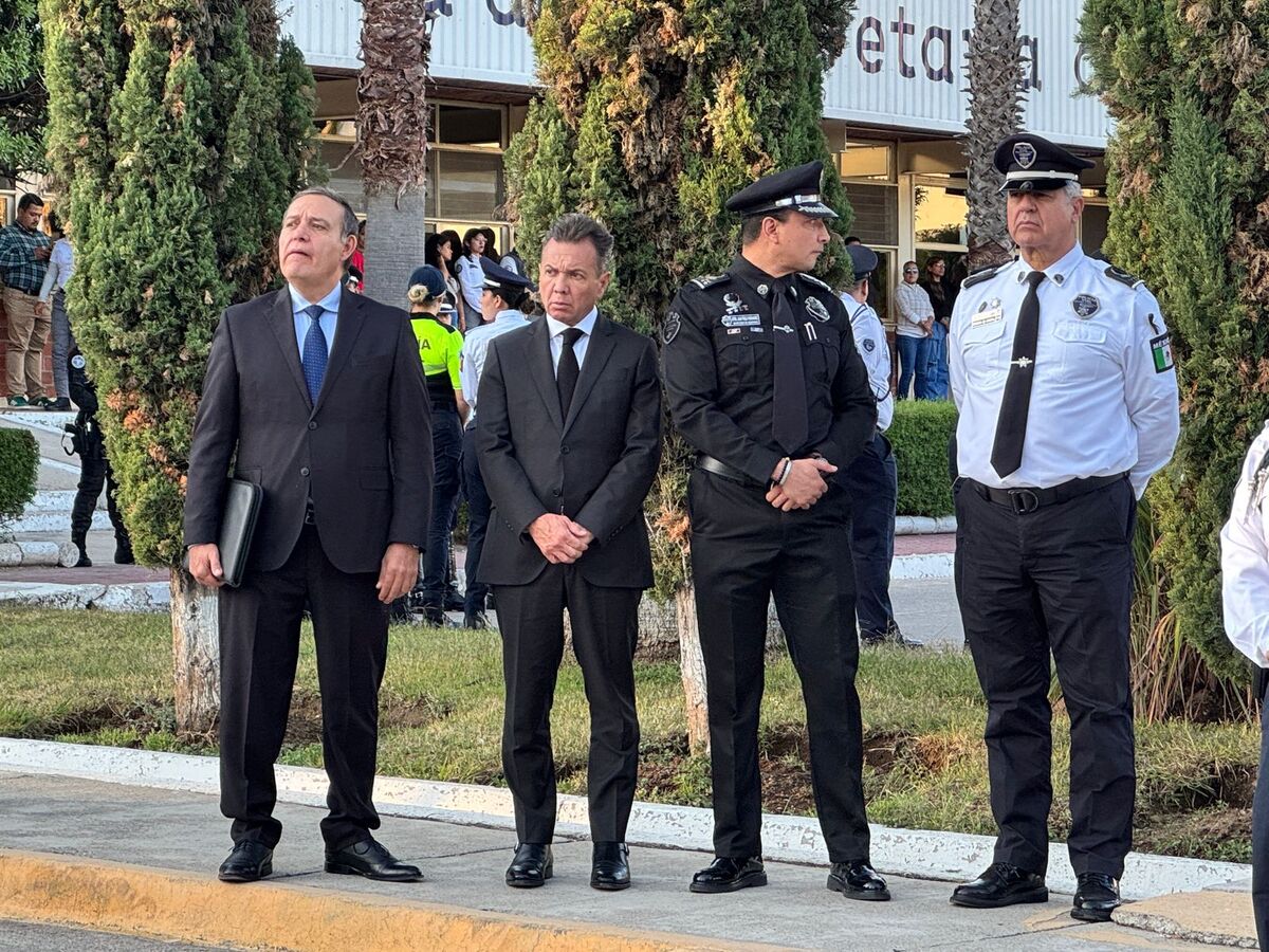 Pablo Lemus durante el homenaje de policías viales asesinadas. (Usi Toledo)
