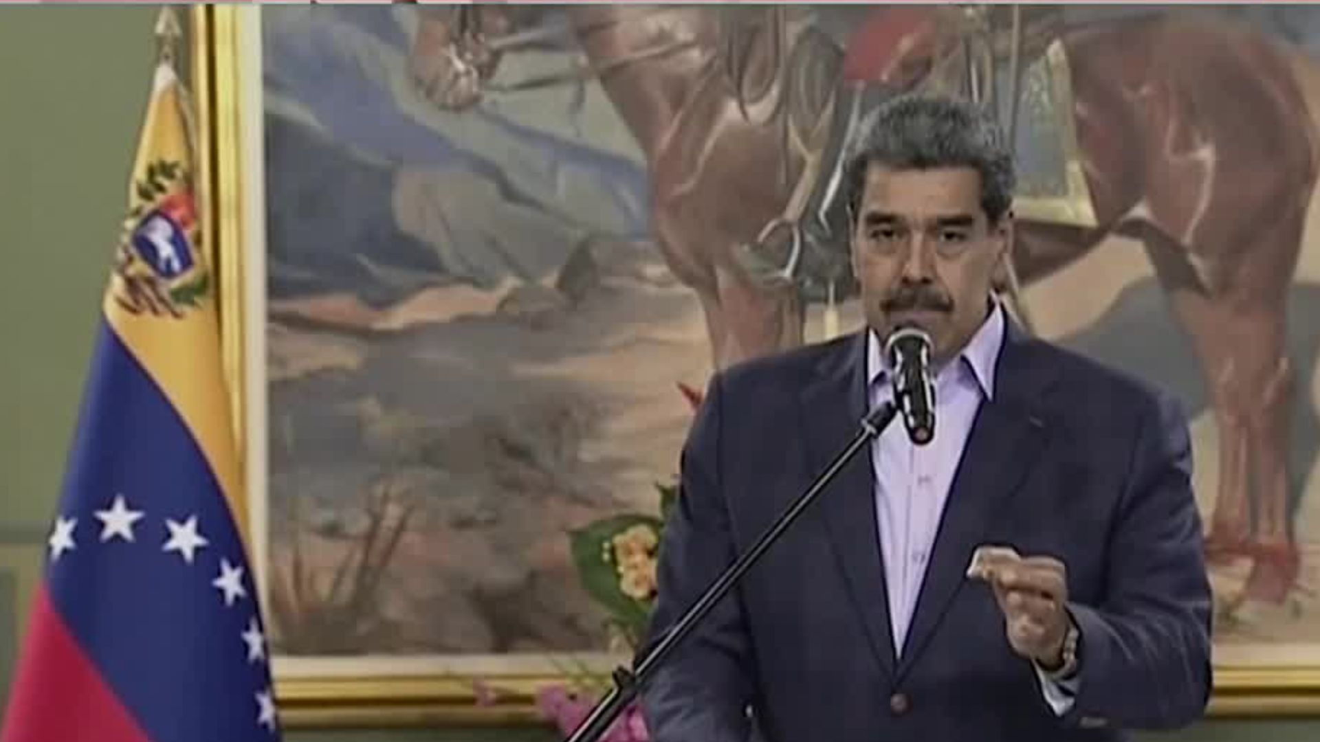 El presidente de Venezuela, Nicolás Maduro, promulga una nueva ley de defensa