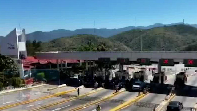 CETEG toma la Autopista del Sol y permite paso libre a automovilistas