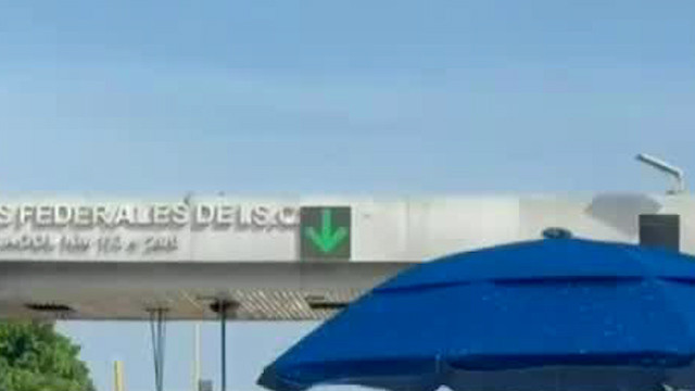 CNTE Sección 22 toma casetas y planta de Pemex, colapsa tránsito en Oaxaca