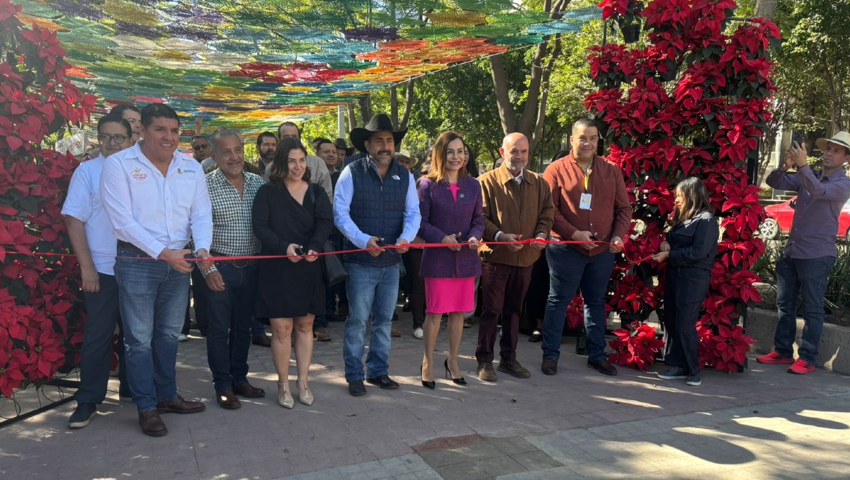 Decenas de productores participan en la Feria de las Flores en Guadalajara (Roberto Hurtado)