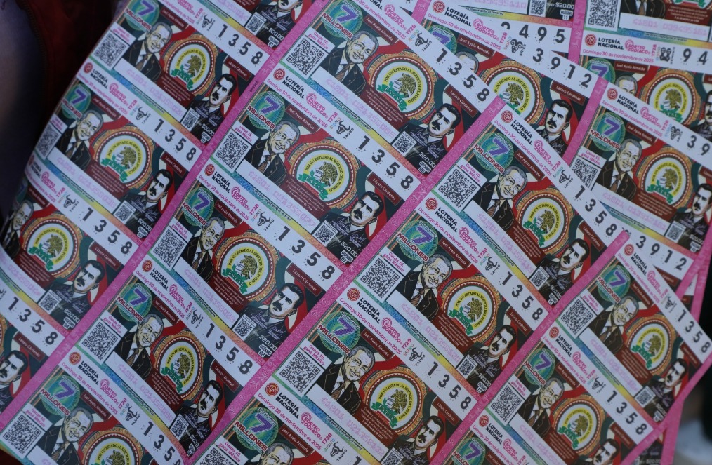 Destacaron que ese billete rinde homenaje al ex presidente Lázaro Cárdenas y al dirigente sindical Joel Ayala Almeida. | Foto: Octavio Hoyos