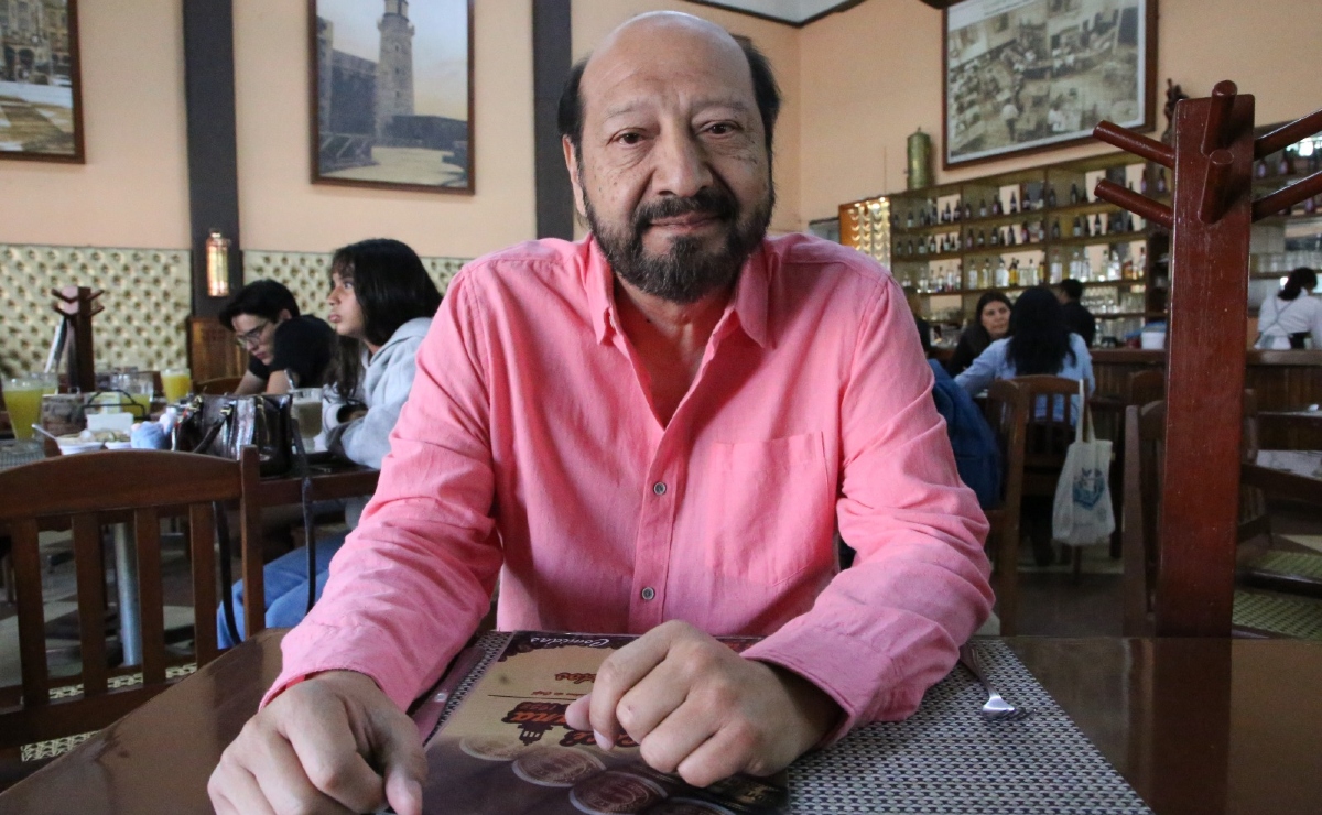 El dibujante e ilustrador Arturo Kemchs. (Foto: Jesús Quintanar)