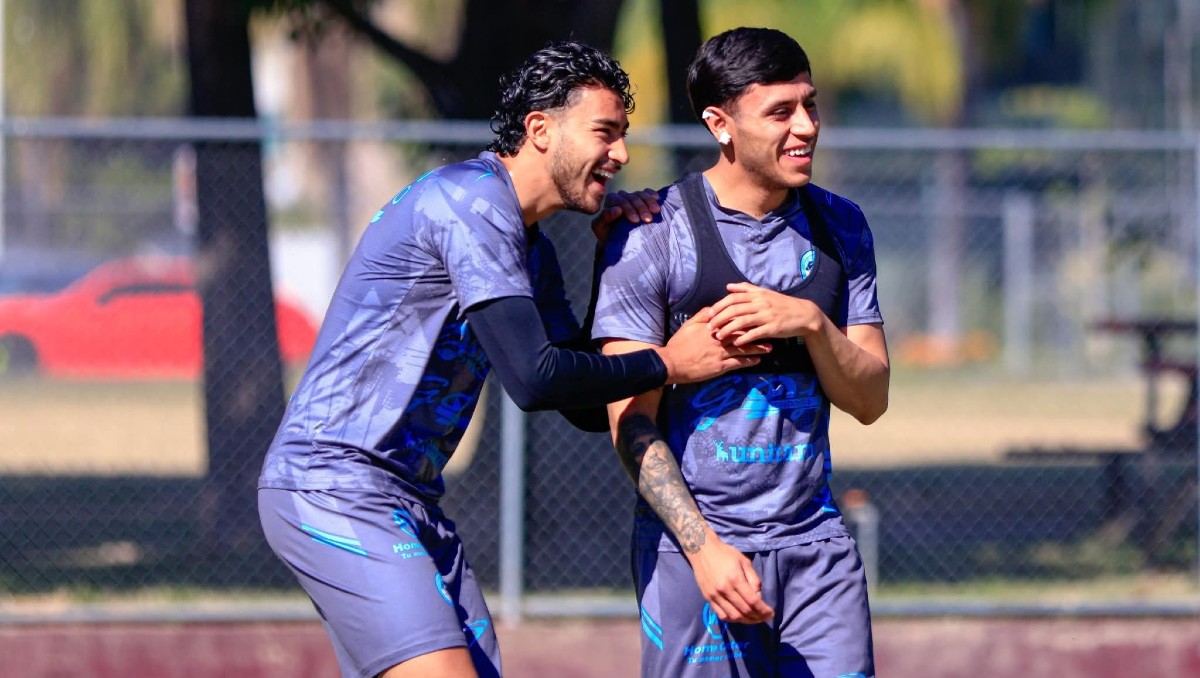 Eduardo ”Edú” Pérez y Misael Pedroza coinciden en obtener el objetivo colectivo. (Cortesía)