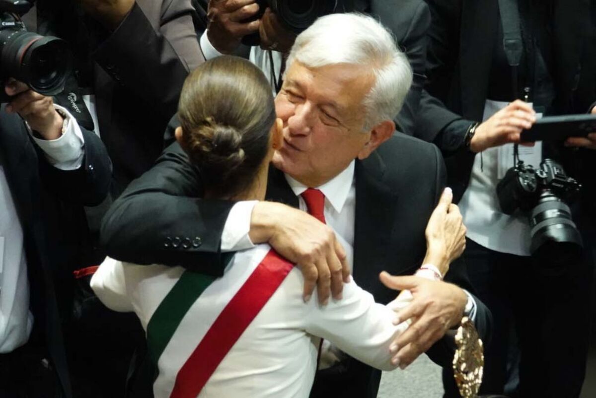 En las felicitaciones destacan su liderazgo político y su papel en la Cuarta Transformación. | Cuartoscuro