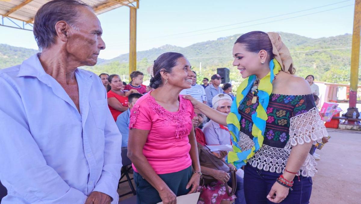 La gobernadora Evelyn Salgado cumple con su inversión en los pueblos de la Sierra de Chilpancingo, Guerrero