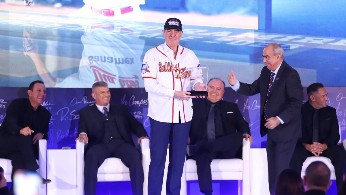 Henry Blanco celebra ingreso de 'Rocket' Valdez al Salón de la Fama (Roberto Alanís)